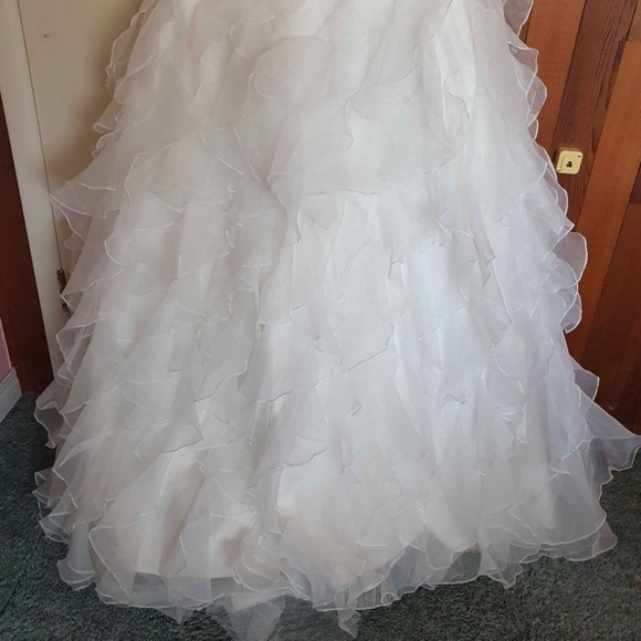 New Princess wedding dress size 12 with corset back, embellishments crinoline - Picture 6 of 11